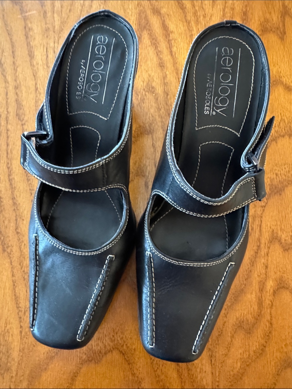 Aerology Black Leather Mary Jane Mule with White Contrast Stitching. Size 8